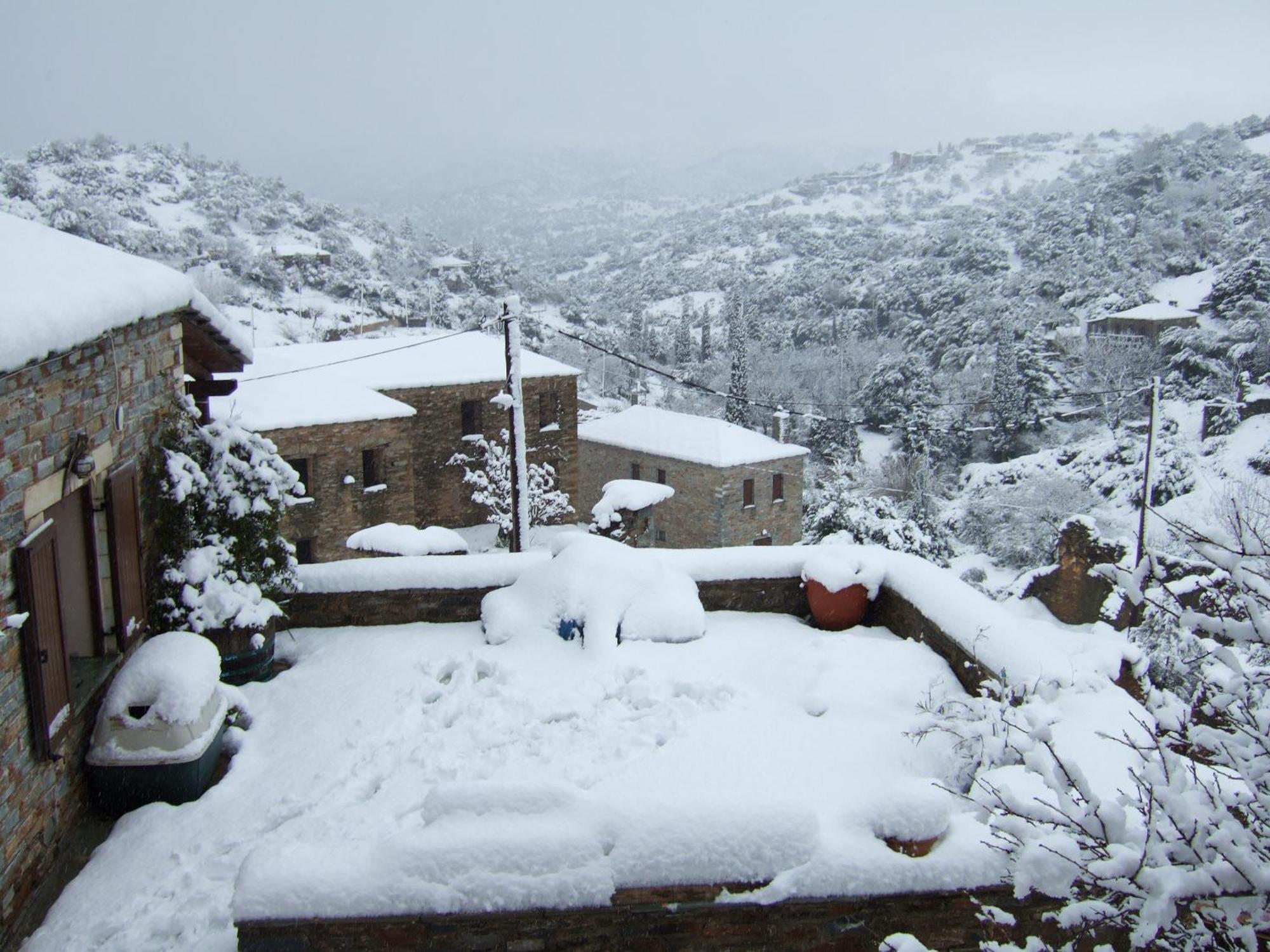 Holiday home Antonis Stone House Zarakes